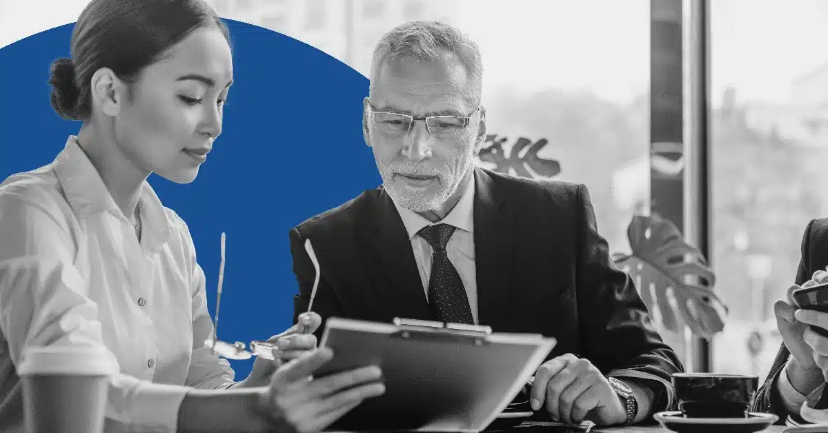 Woman explaining growth marketing to a colleague.